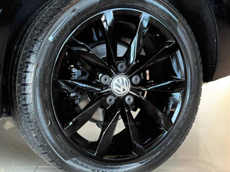 VOLKSWAGEN - JETTA - 2012/2013 - Preta - R$ 68.900,00
