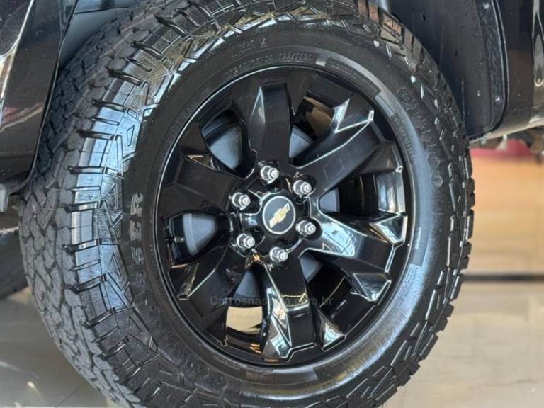 CHEVROLET - S10 - 2021/2022 - Preta - R$ 203.900,00