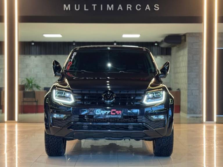 VOLKSWAGEN - AMAROK - 2017/2018 - Preta - R$ 148.900,00