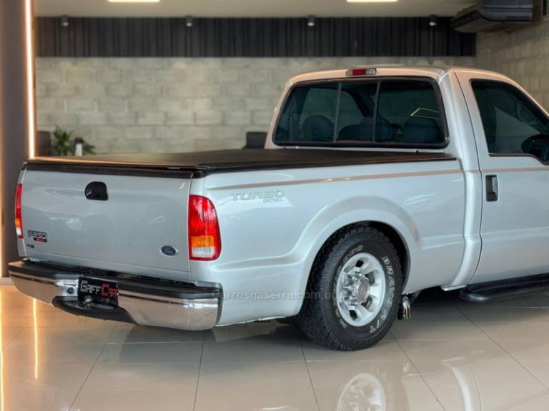 FORD - F-250 - 2000/2001 - Prata - R$ 159.900,00