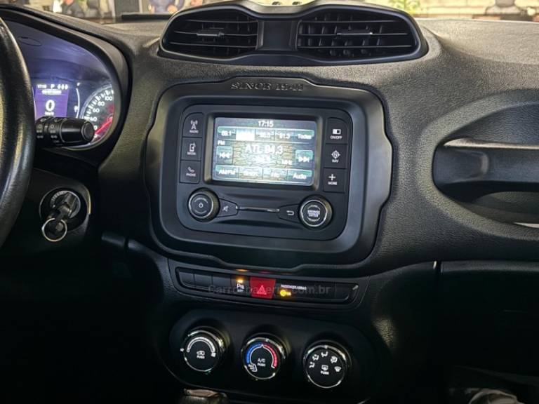 JEEP - RENEGADE - 2016/2017 - Branca - R$ 84.900,00