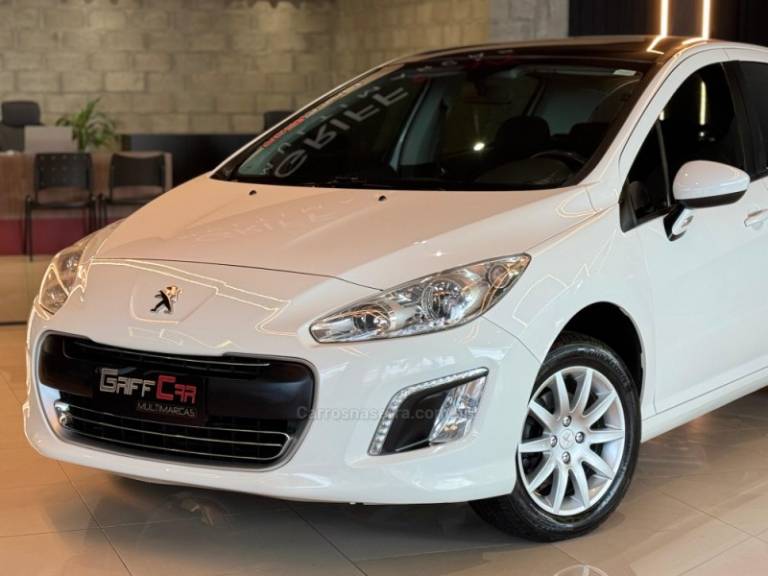 PEUGEOT - 308 - 2013/2014 - Branca - R$ 46.900,00
