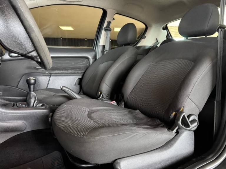 PEUGEOT - 207 - 2011/2012 - Preta - R$ 16.900,00