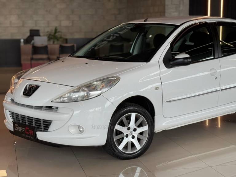 PEUGEOT - 207 - 2012/2013 - Branca - R$ 28.900,00