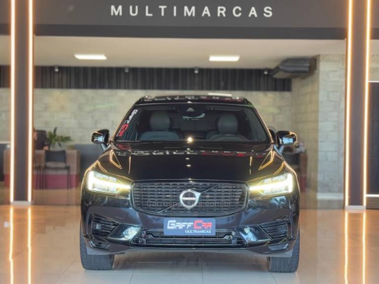 VOLVO - XC60 - 2021/2021 - Preta - R$ 217.900,00