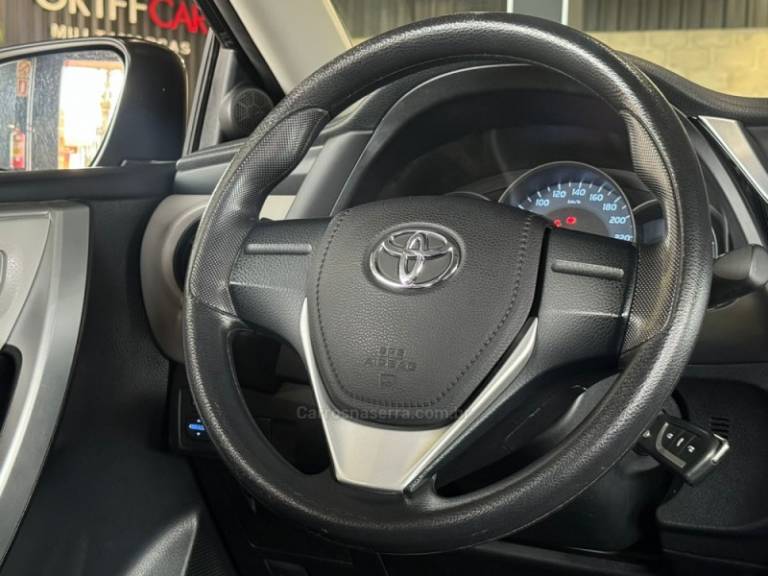 TOYOTA - COROLLA - 2018/2019 - Preta - R$ 91.900,00