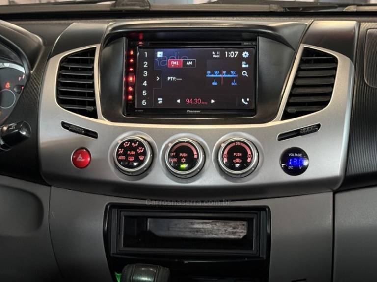 MITSUBISHI - L200 TRITON - 2016/2017 - Prata - R$ 149.900,00