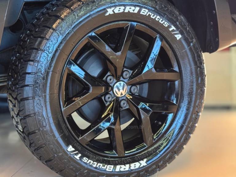 VOLKSWAGEN - AMAROK - 2017/2018 - Preta - R$ 148.900,00
