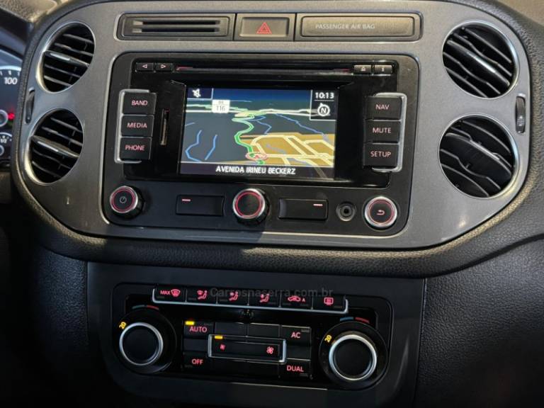 VOLKSWAGEN - TIGUAN - 2011/2012 - Preta - R$ 69.900,00