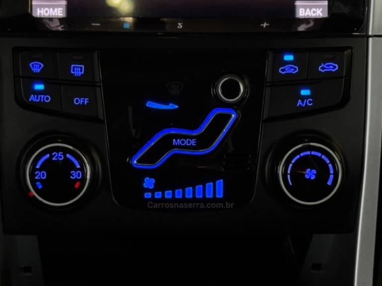 HYUNDAI - SONATA - 2011/2012 - Prata - R$ 71.900,00