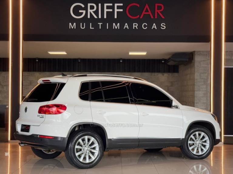 VOLKSWAGEN - TIGUAN - 2013/2014 - Branca - R$ 69.900,00