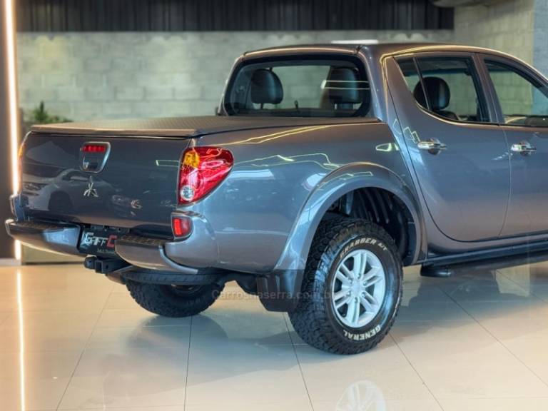 MITSUBISHI - L200 TRITON - 2014/2015 - Cinza - R$ 114.900,00