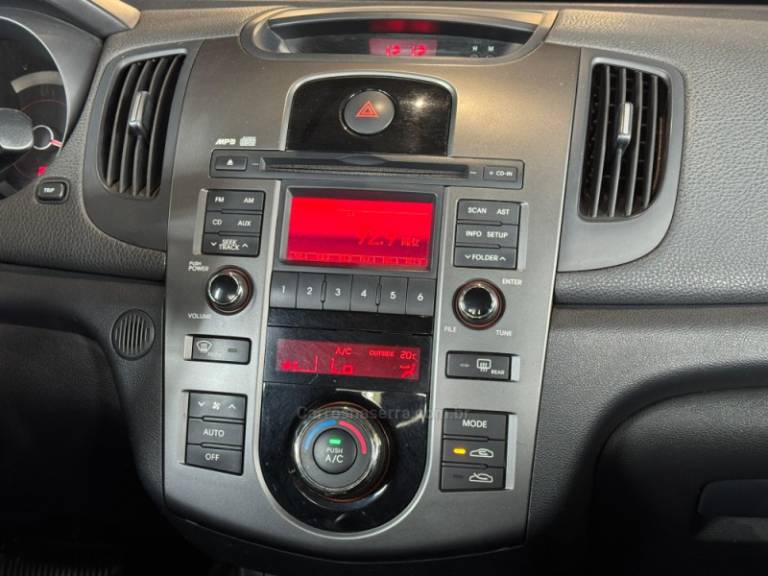 KIA MOTORS - CERATO - 2011/2011 - Vinho - R$ 49.900,00