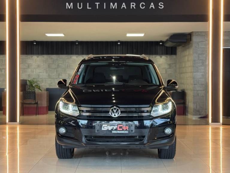 VOLKSWAGEN - TIGUAN - 2011/2012 - Preta - R$ 69.900,00