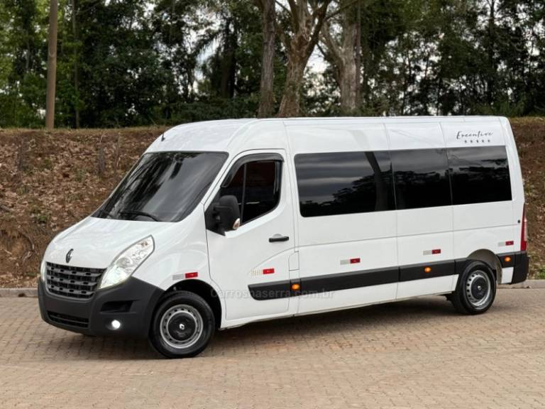 RENAULT - MASTER - 2014/2014 - Branca - R$ 159.900,00