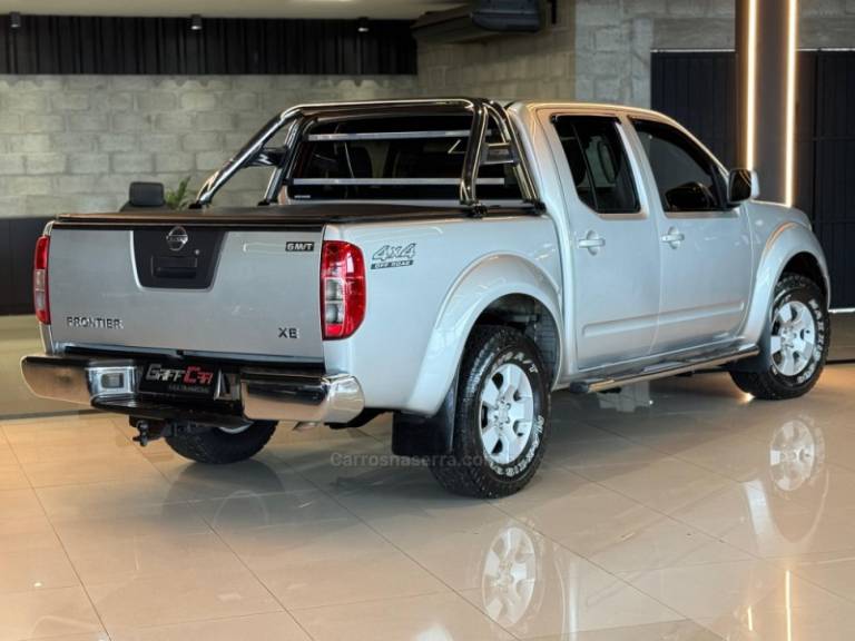 NISSAN - FRONTIER - 2012/2013 - Prata - R$ 84.900,00