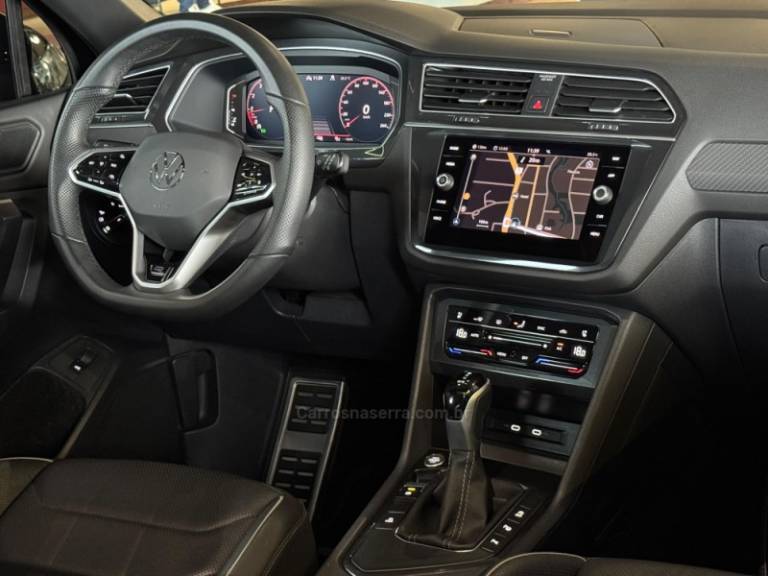 VOLKSWAGEN - TIGUAN - 2024/2024 - Preta - R$ 246.900,00