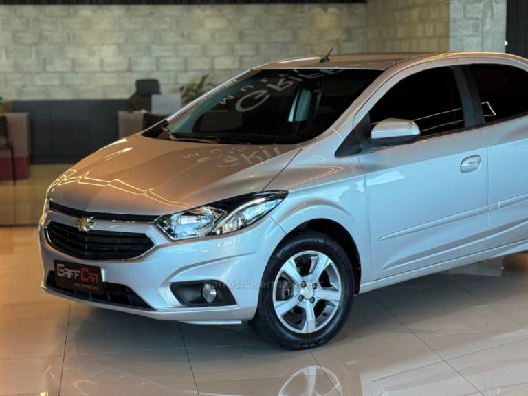 CHEVROLET - PRISMA - 2016/2017 - Prata - R$ 66.900,00