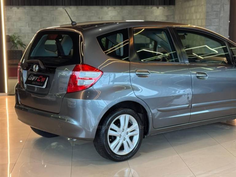 HONDA - FIT - 2011/2012 - Cinza - R$ 49.900,00
