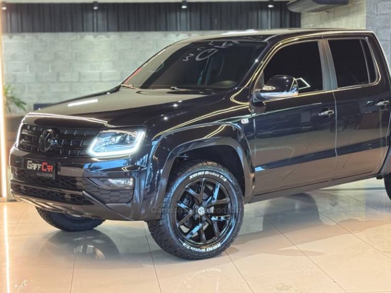 VOLKSWAGEN - AMAROK - 2017/2018 - Preta - R$ 148.900,00