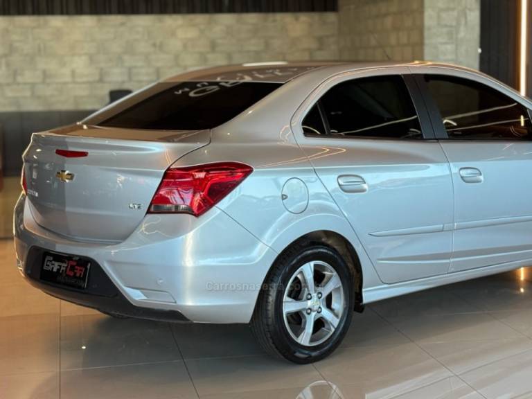 CHEVROLET - PRISMA - 2016/2017 - Prata - R$ 66.900,00