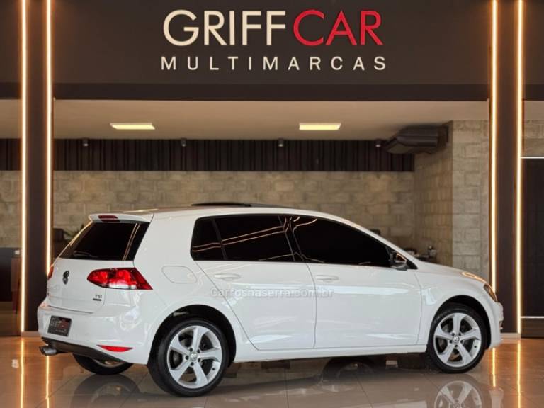 VOLKSWAGEN - GOLF - 2014/2015 - Branca - R$ 82.900,00