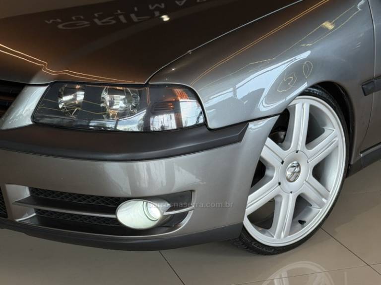 VOLKSWAGEN - SAVEIRO - 2005/2005 - Cinza - R$ 69.900,00