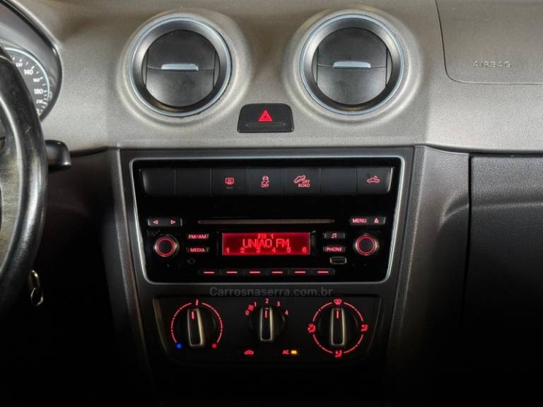 VOLKSWAGEN - SAVEIRO - 2015/2015 - Vermelha - R$ 73.900,00