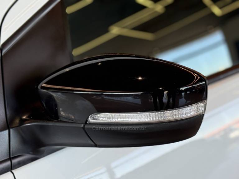 VOLKSWAGEN - FOX - 2019/2019 - Branca - R$ 61.900,00