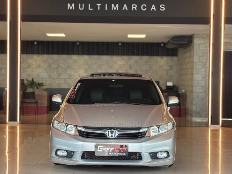 HONDA - CIVIC - 2011/2012 - Prata - R$ 77.900,00