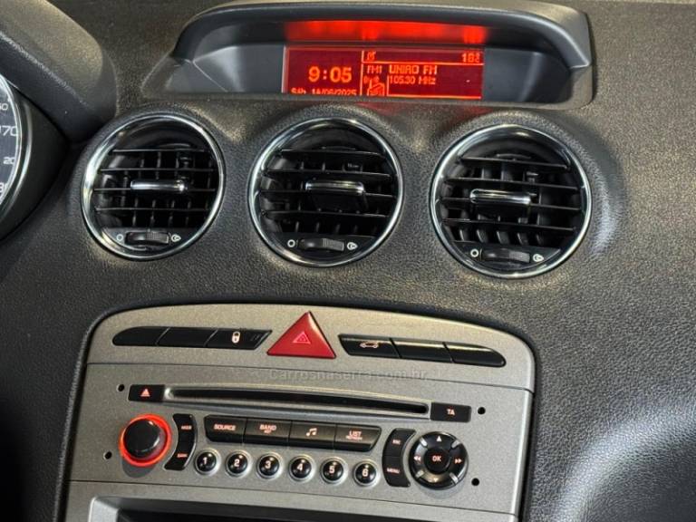 PEUGEOT - 308 - 2013/2014 - Branca - R$ 46.900,00
