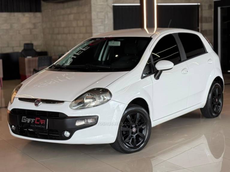 FIAT - PUNTO - 2013/2013 - Branca - R$ 39.900,00