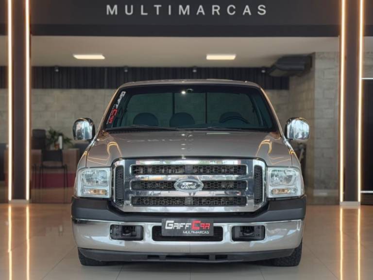 FORD - F-250 - 2000/2001 - Prata - R$ 159.900,00