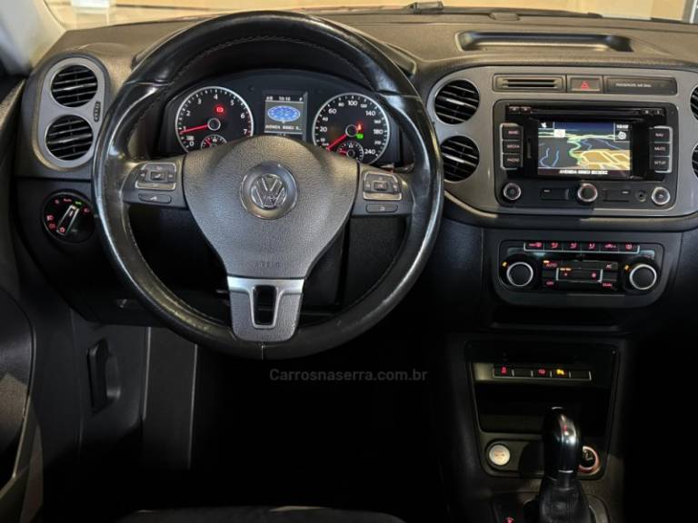 VOLKSWAGEN - TIGUAN - 2011/2012 - Preta - R$ 69.900,00