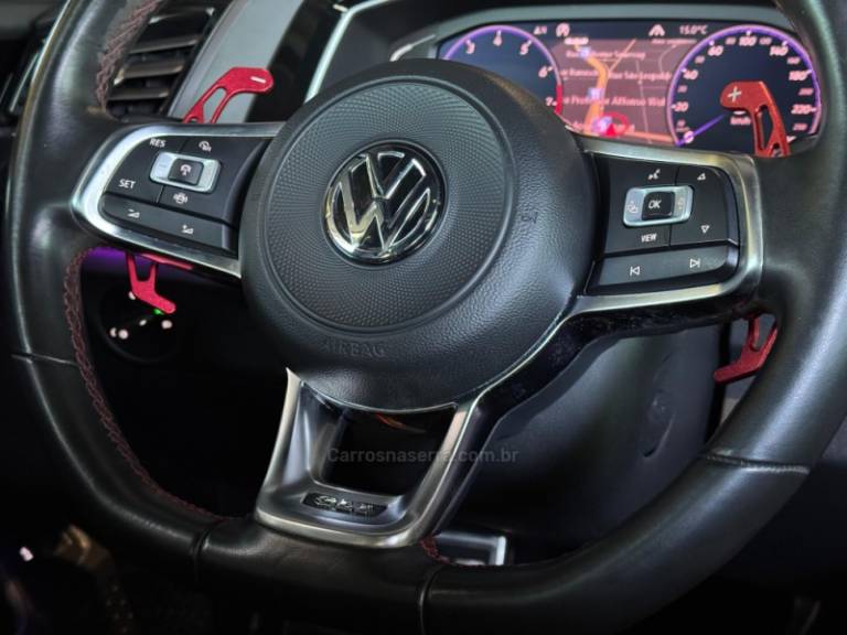 VOLKSWAGEN - JETTA - 2018/2019 - Cinza - R$ 159.900,00