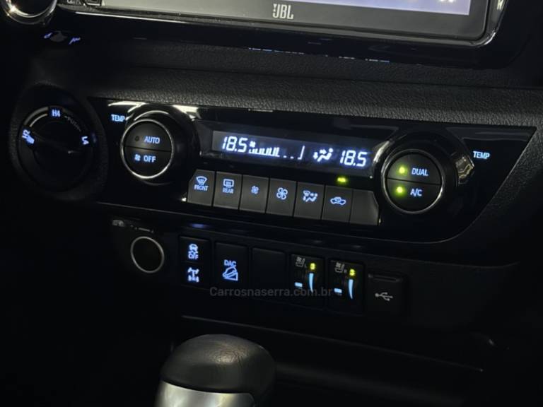 TOYOTA - HILUX - 2024/2024 - Preta - R$ 311.900,00