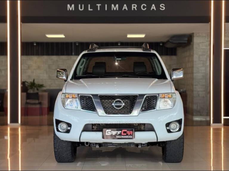 NISSAN - FRONTIER - 2015/2015 - Branca - R$ 114.900,00