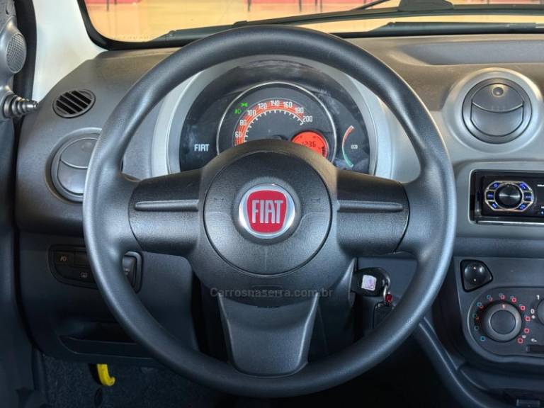 FIAT - UNO - 2014/2015 - Branca - R$ 35.900,00