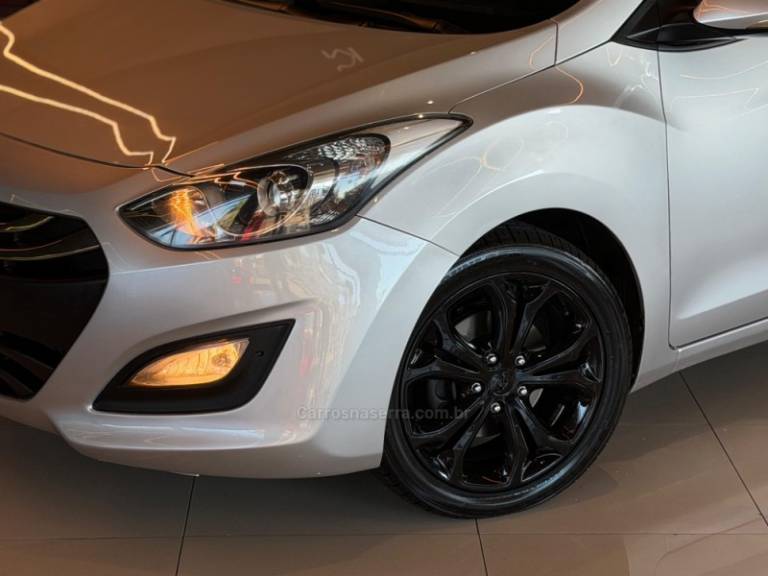 HYUNDAI - I30 - 2013/2014 - Prata - R$ 63.900,00