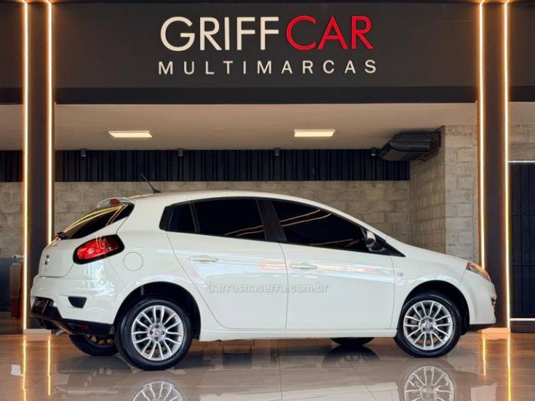 FIAT - BRAVO - 2015/2016 - Branca - R$ 52.900,00