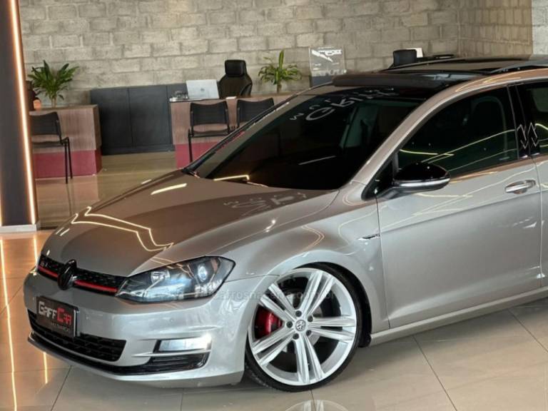 VOLKSWAGEN - GOLF - 2013/2014 - Cinza - R$ 89.900,00