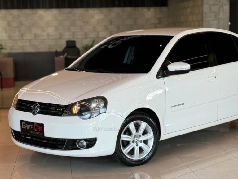 VOLKSWAGEN - POLO - 2011/2012 - Branca - R$ 43.900,00