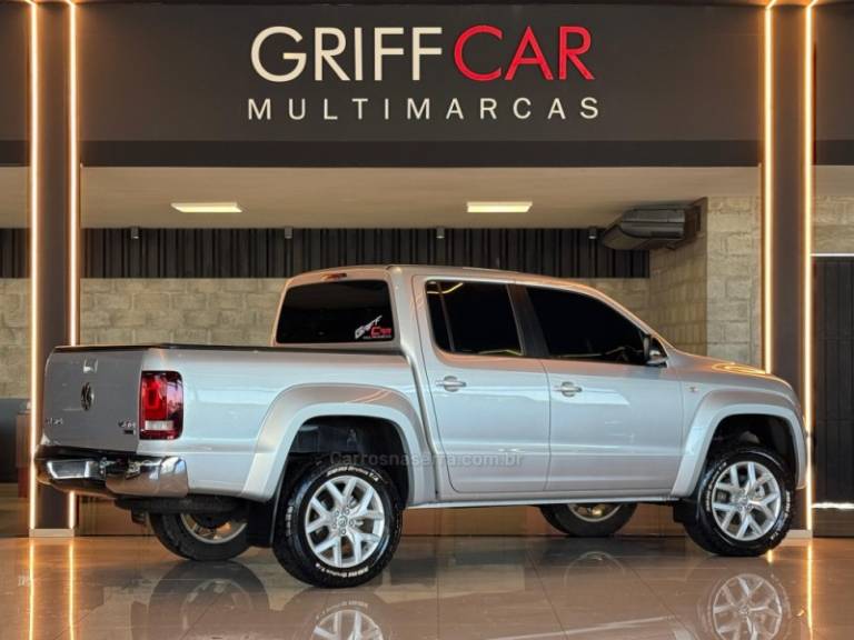 VOLKSWAGEN - AMAROK - 2017/2018 - Prata - R$ 147.900,00