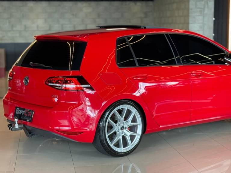 VOLKSWAGEN - GOLF - 2014/2014 - Vermelha - R$ 89.900,00