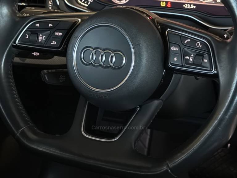 AUDI - A4 - 2019/2019 - Cinza - R$ 199.900,00