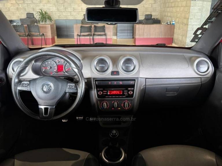 VOLKSWAGEN - SAVEIRO - 2015/2015 - Vermelha - R$ 73.900,00