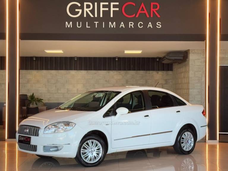 FIAT - LINEA - 2012/2013 - Branca - R$ 34.900,00