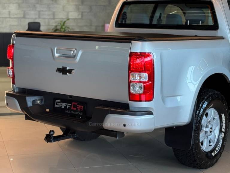 CHEVROLET - S10 - 2014/2014 - Prata - R$ 109.900,00