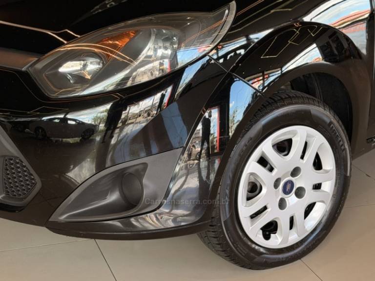 FORD - FIESTA - 2010/2011 - Preta - R$ 28.900,00