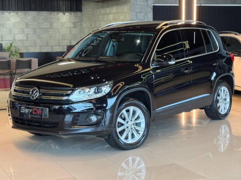 VOLKSWAGEN - TIGUAN - 2011/2012 - Preta - R$ 69.900,00